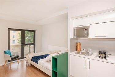 1 bed studio, Brougham Hayes, City Centre, Bath, BA23GF - Image 4